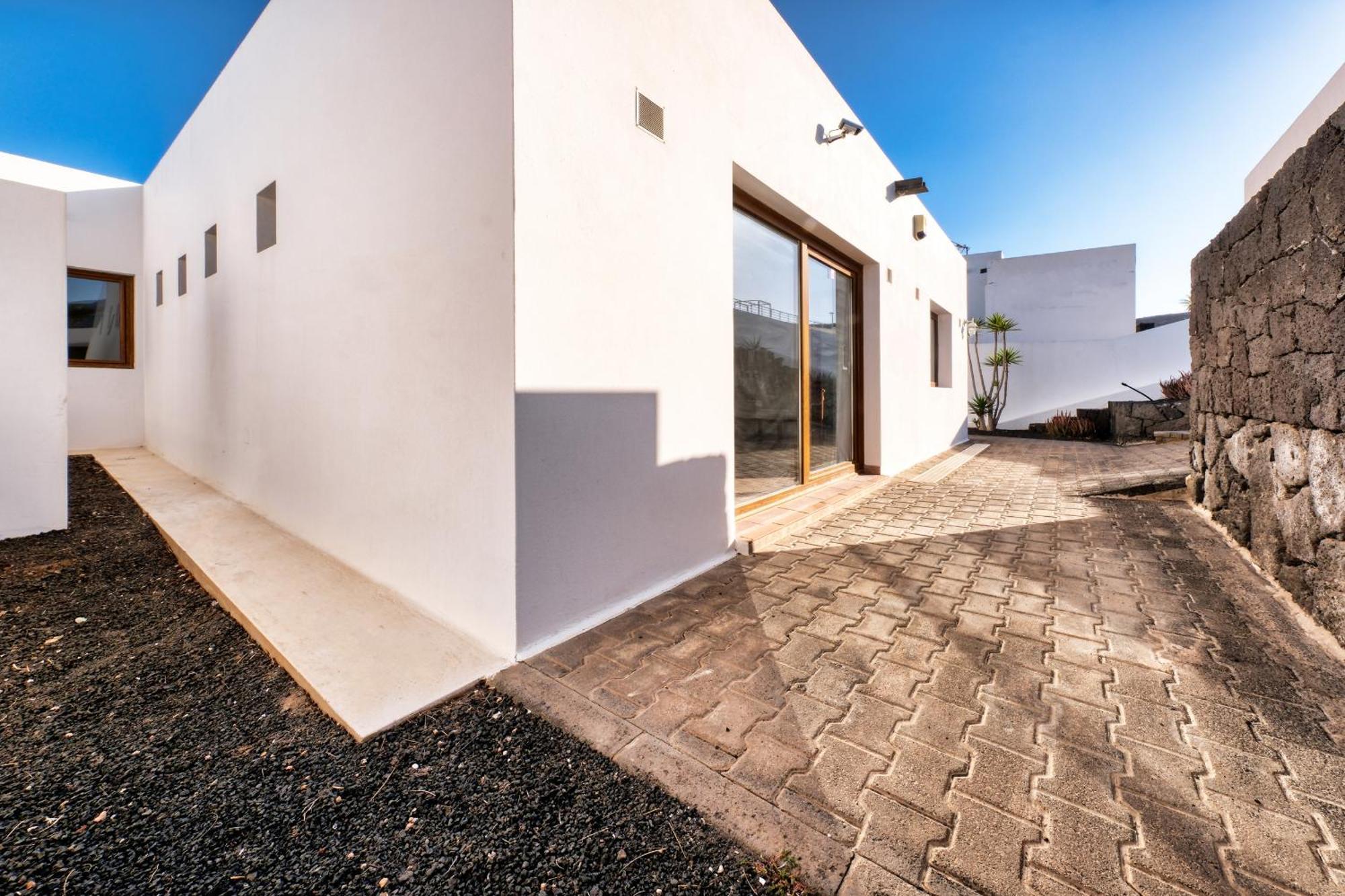 Lava And Sea- Private Pool, Amazing Sea Views Hébergement de vacances