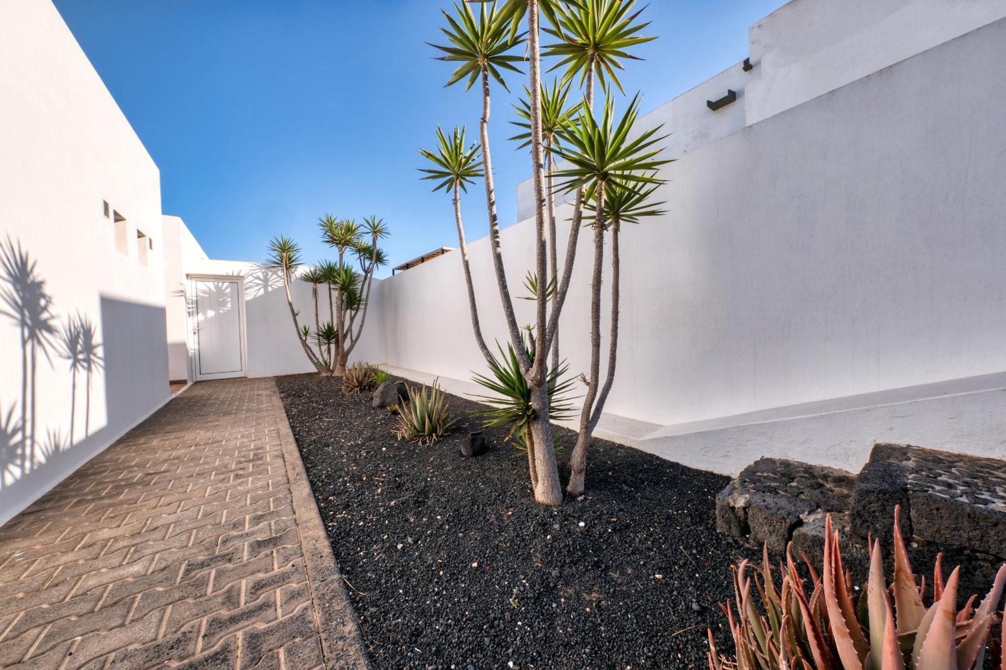 Lava And Sea- Private Pool, Amazing Sea Views Hébergement de vacances *